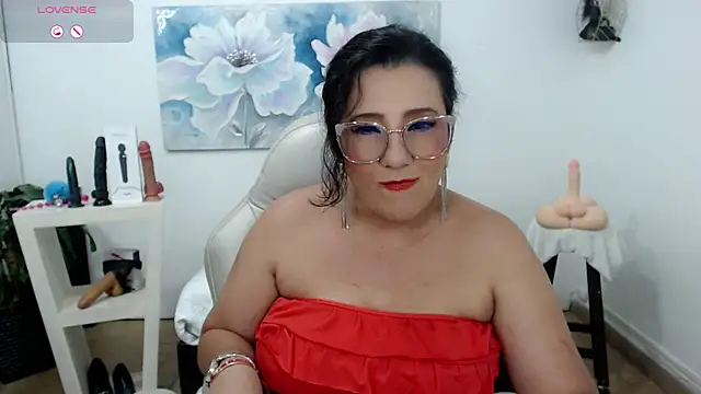 Snapshot of mom_hot__ chatting on 03/09/25, 12:21 mom hot online show from 03/09/25, 12:21