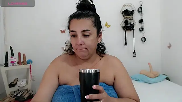 mom hot   online show from 05/09/26, 06:57