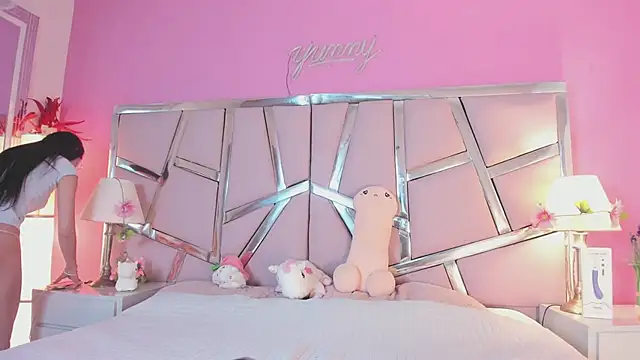 Bonniepark online show from 04/23/26, 01:24