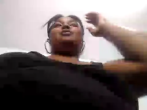 Snapshot of lorenxtaylor chatting on 12/12/24, 04:59 lorenxtaylor online show from 12/12/24, 04:59
