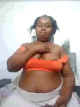 Snapshot of lorenxtaylor chatting on 01/12/25, 04:00 lorenxtaylor online show from 01/12/25, 04:00