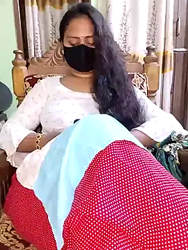 Snapshot of Idhika_Paul chatting on 02/06/25, 11:48 Idhika Paul online show from 02/06/25, 11:48