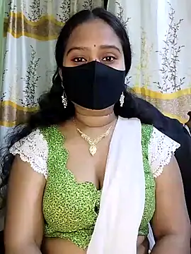 Snapshot of Idhika_Paul chatting on 02/11/25, 12:48 Idhika Paul online show from 02/11/25, 12:48