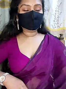 Snapshot of Idhika_Paul chatting on 02/13/25, 11:58 Idhika Paul online show from 02/13/25, 11:58