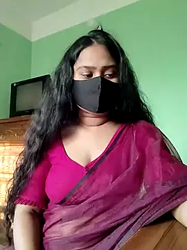 Snapshot of Idhika_Paul chatting on 02/16/25, 10:43 Idhika Paul online show from 02/16/25, 10:43