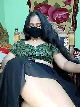 Snapshot of Idhika_Paul chatting on 03/01/25, 11:37 Idhika Paul online show from 03/01/25, 11:37