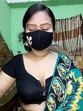 Snapshot of Idhika_Paul chatting on 03/12/25, 05:38 Idhika Paul online show from 03/12/25, 05:38