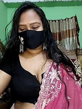 Snapshot of Idhika_Paul chatting on 03/18/25, 08:04 Idhika Paul online show from 03/18/25, 08:04