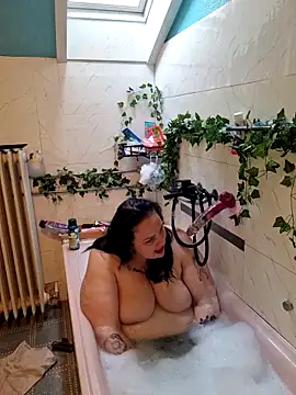 Snapshot of Black_Angel24 chatting on 09/13/25, 11:43 Black Angel24 online show from 09/13/25, 11:43