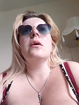 pinkieMilfPUSY online show from 06/09/26, 11:44