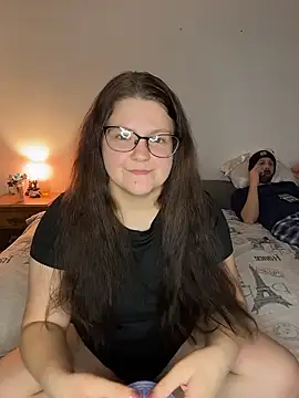 Snapshot of sexybee124 chatting on 01/12/26, 03:23 sexybee124 online show from 01/12/26, 03:23