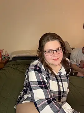 Snapshot of sexybee124 chatting on 04/10/26, 04:17 sexybee124 online show from 04/10/26, 04:17