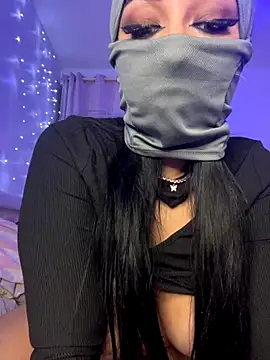 kamila french online show from 11/12/25, 12:11