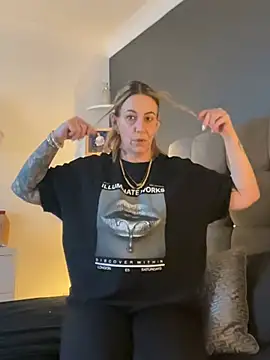 blondebitch2 online show from 01/14/25, 02:32