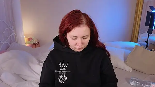 carolina elf online show from 09/11/25, 06:02