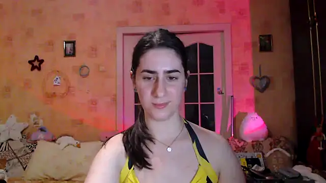 Snapshot of INELIKA chatting on 03/06/25, 10:04 INELIKA online show from 03/06/25, 10:04