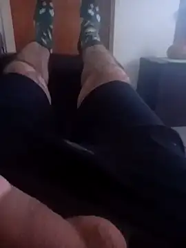 Snapshot of ale5858 chatting on 11/23/25, 05:24 ale5858 online show from 11/23/25, 05:24