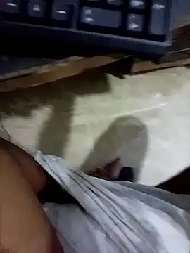 Snapshot of slchiku chatting on 11/09/25, 06:39 slchiku online show from 11/09/25, 06:39