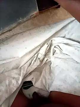 Snapshot of slchiku chatting on 11/12/25, 02:23 slchiku online show from 11/12/25, 02:23