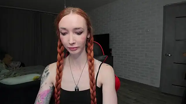 Roxy Silver online show from 10/27/25, 07:07