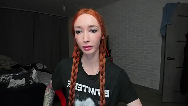 Roxy Silver online show from 11/18/25, 08:02