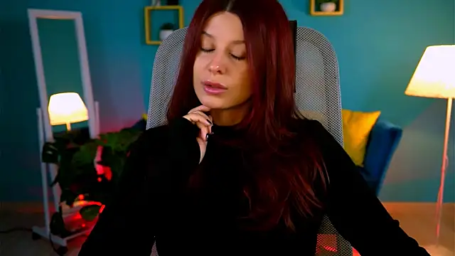 NicoleMun online show from 10/26/25, 05:02