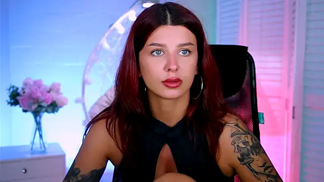 NicoleMun online show from 11/12/25, 12:27