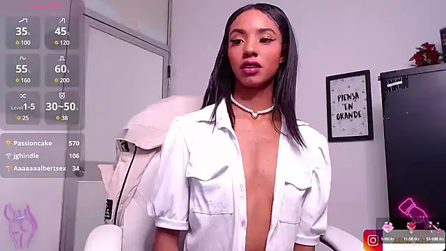 xenia golden online show from 02/02/25, 04:11