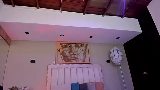  AlejaCruz  online show from 04/05/26, 05:54