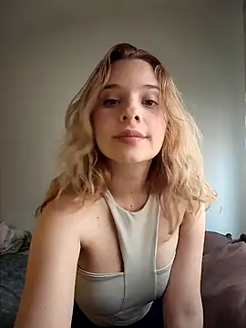 Sophy Bunny online show from 12/04/24, 07:23