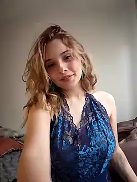 Sophy Bunny online show from 12/06/24, 07:23