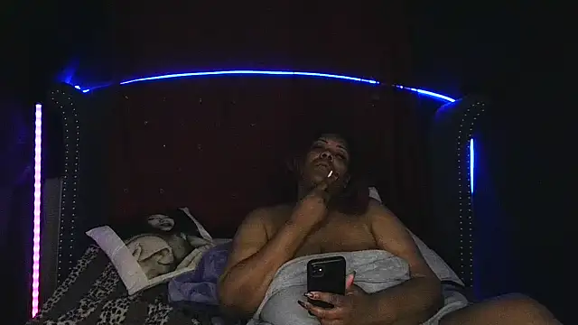 Snapshot of msyvette1970@xh chatting on 11/21/25, 12:43 msyvette1970xh online show from 11/21/25, 12:43