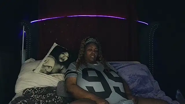 Snapshot of msyvette1970@xh chatting on 11/30/25, 10:47 msyvette1970xh online show from 11/30/25, 10:47