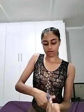 cleopatra-phaedra online show from 03/04/25, 05:45