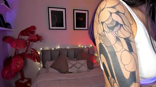 Violetta Nur online show from 02/12/26, 09:43