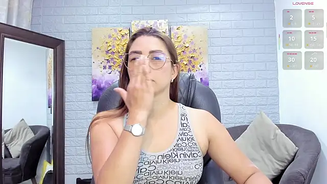  LaraMom  online show from 01/07/26, 08:00