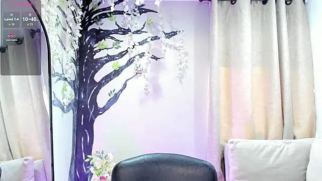 Snapshot of _LaraMom_ chatting on 06/03/26, 07:41 LaraMom online show from 06/03/26, 07:41