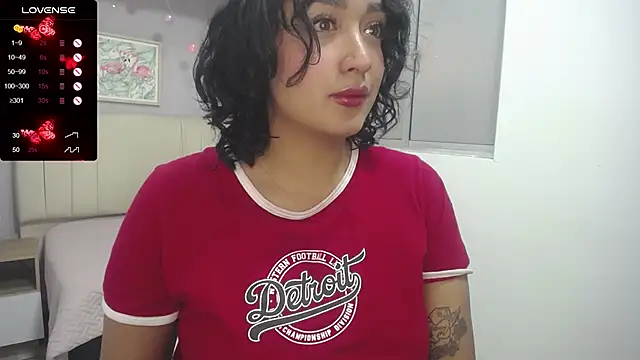 ema saenz online show from 12/04/24, 07:23