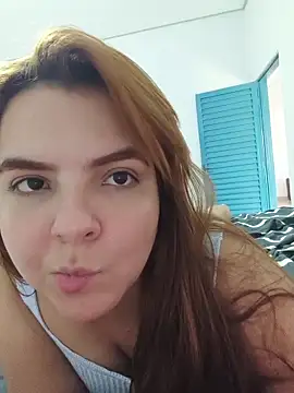 Snapshot of Bruninha_Hot10 chatting on 05/18/26, 07:09 Bruninha Hot10 online show from 05/18/26, 07:09