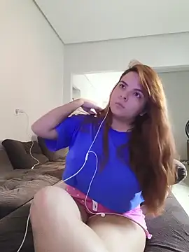 Snapshot of Bruninha_Hot10 chatting on 06/17/26, 05:58 Bruninha Hot10 online show from 06/17/26, 05:58