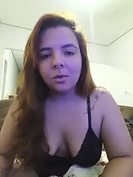 Snapshot of Bruninha_Hot10 chatting on 06/29/26, 12:17 Bruninha Hot10 online show from 06/29/26, 12:17