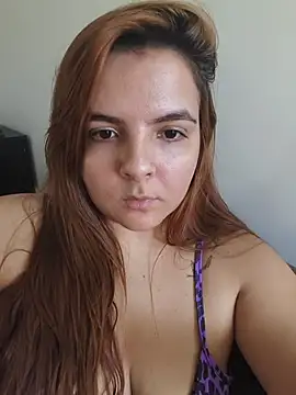 Snapshot of Bruninha_Hot10 chatting on 06/29/26, 10:48 Bruninha Hot10 online show from 06/29/26, 10:48