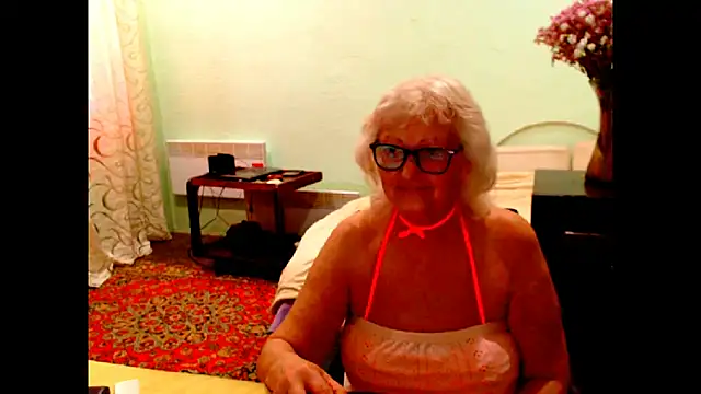 Snapshot of Natali7634 chatting on 06/12/26, 05:28 Natali7634 online show from 06/12/26, 05:28