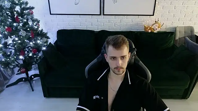 Larstar01 online show from 12/06/24, 01:29