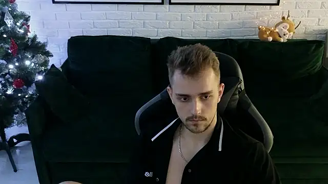 Larstar01 online show from 12/06/24, 04:36