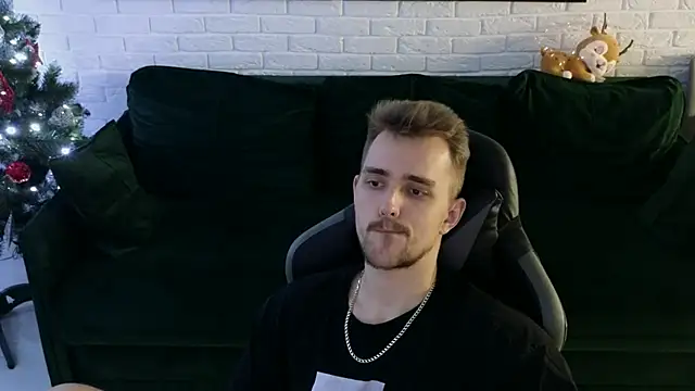 Larstar01 online show from 12/11/24, 05:00