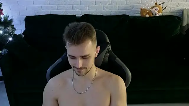 Larstar01 online show from 12/22/24, 05:01