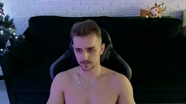 Larstar01 online show from 12/23/24, 05:28