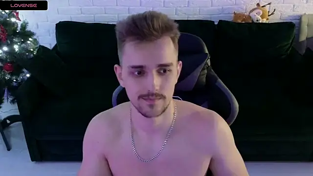 Larstar01 online show from 12/29/24, 04:48