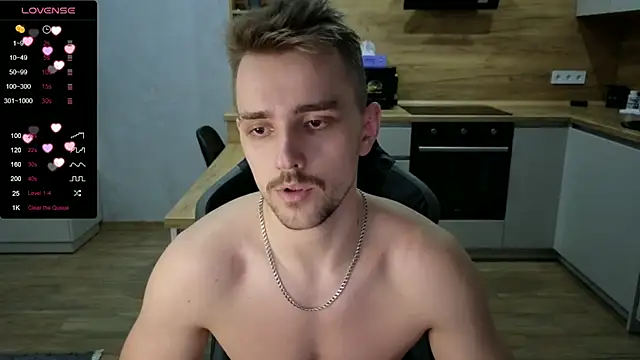 Larstar01 online show from 01/13/25, 02:11